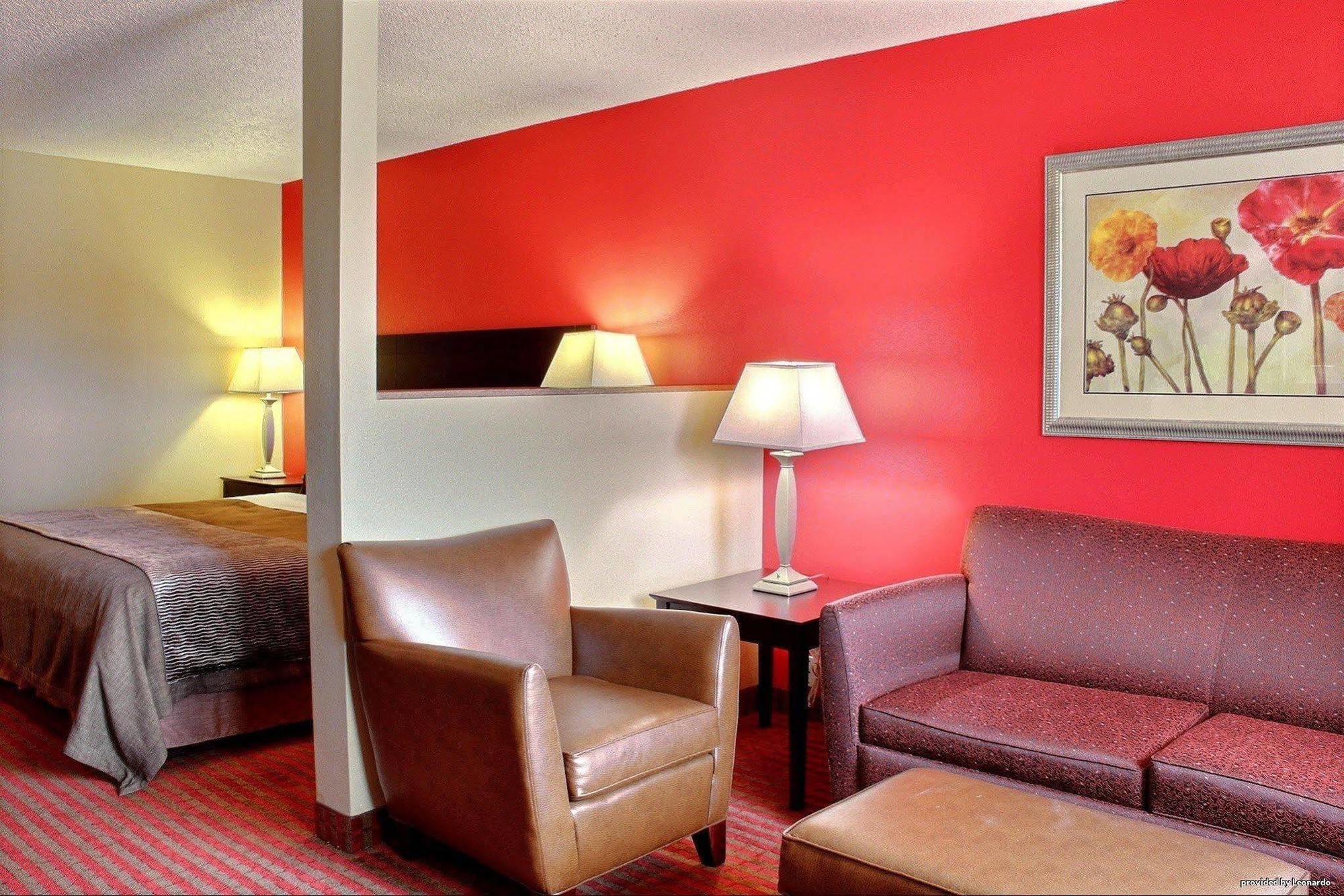 Comfort Inn & Suites At I-74 And 155 Morton Room photo